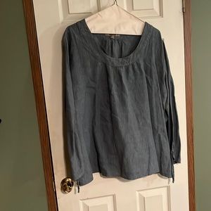 Cute linen shirt by FLAX.  Size 3G